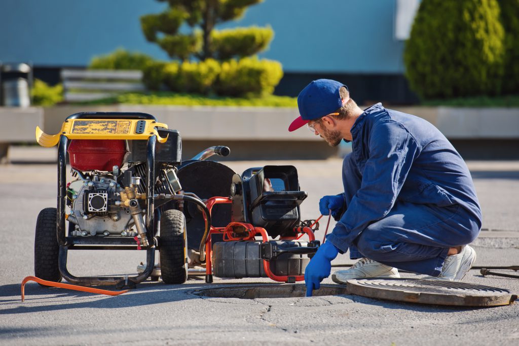 wuko Pogotowie hydrauliczne to specjalistyczna służba, która oferuje natychmiastową pomoc w przypadkach awarii lub problemów z instalacją hydrauliczną. Awarie hydrauliczne mogą obejmować wycieki wody, zatkania rur, uszkodzenia instalacji, problemy z wodą ciepłą, a także inne sytuacje, które wymagają natychmiastowego interwencji fachowców.